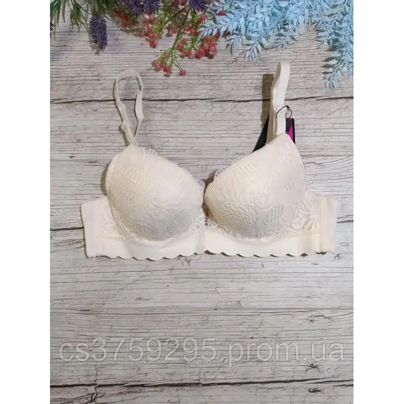 Бюстгалтер з мереживом на кісточках з пушап✨ 