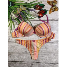 Комплект бюстгальтер та стринги  